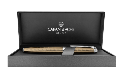 Caran d'Ache Leman Caviar Fountain Pen - Image 4