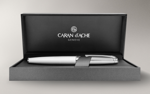 Caran d'Ache Leman Bicolor White Fountain Pen - Image 4