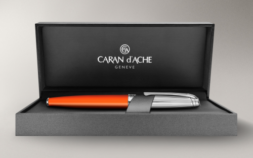 Caran d'Ache Leman Bicolor Saffron Fountain Pen - Image 4