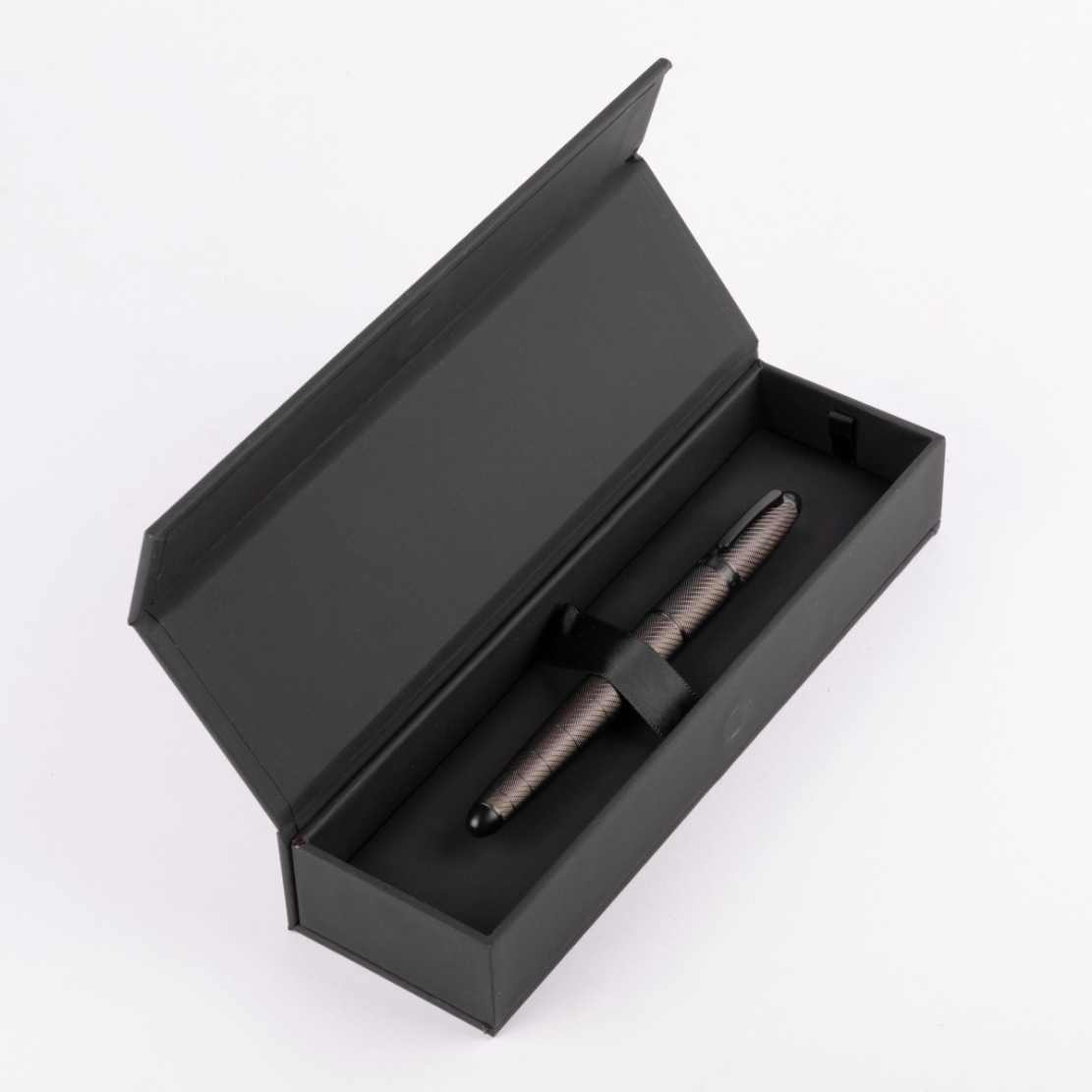 HUGO BOSS OVAL GUN FOUNTAIN PEN - Image 4